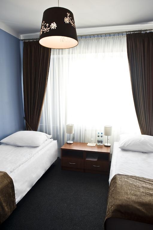 Hotel Korona Łuków Zimmer foto