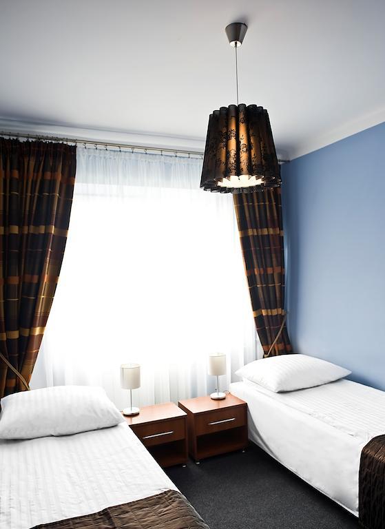Hotel Korona Łuków Zimmer foto