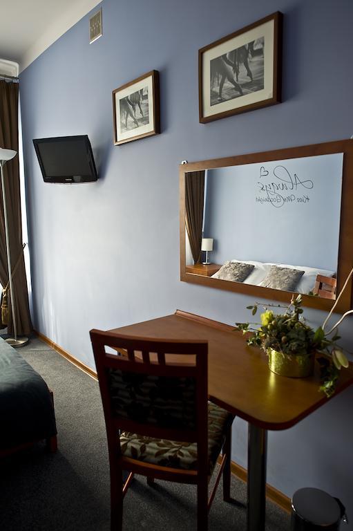 Hotel Korona Łuków Zimmer foto